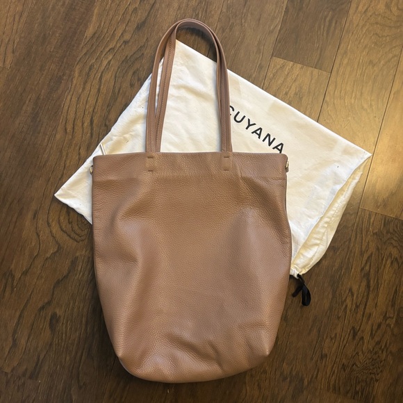 CUYANA tall zippered easy tote Cappucino - Picture 6 of 6